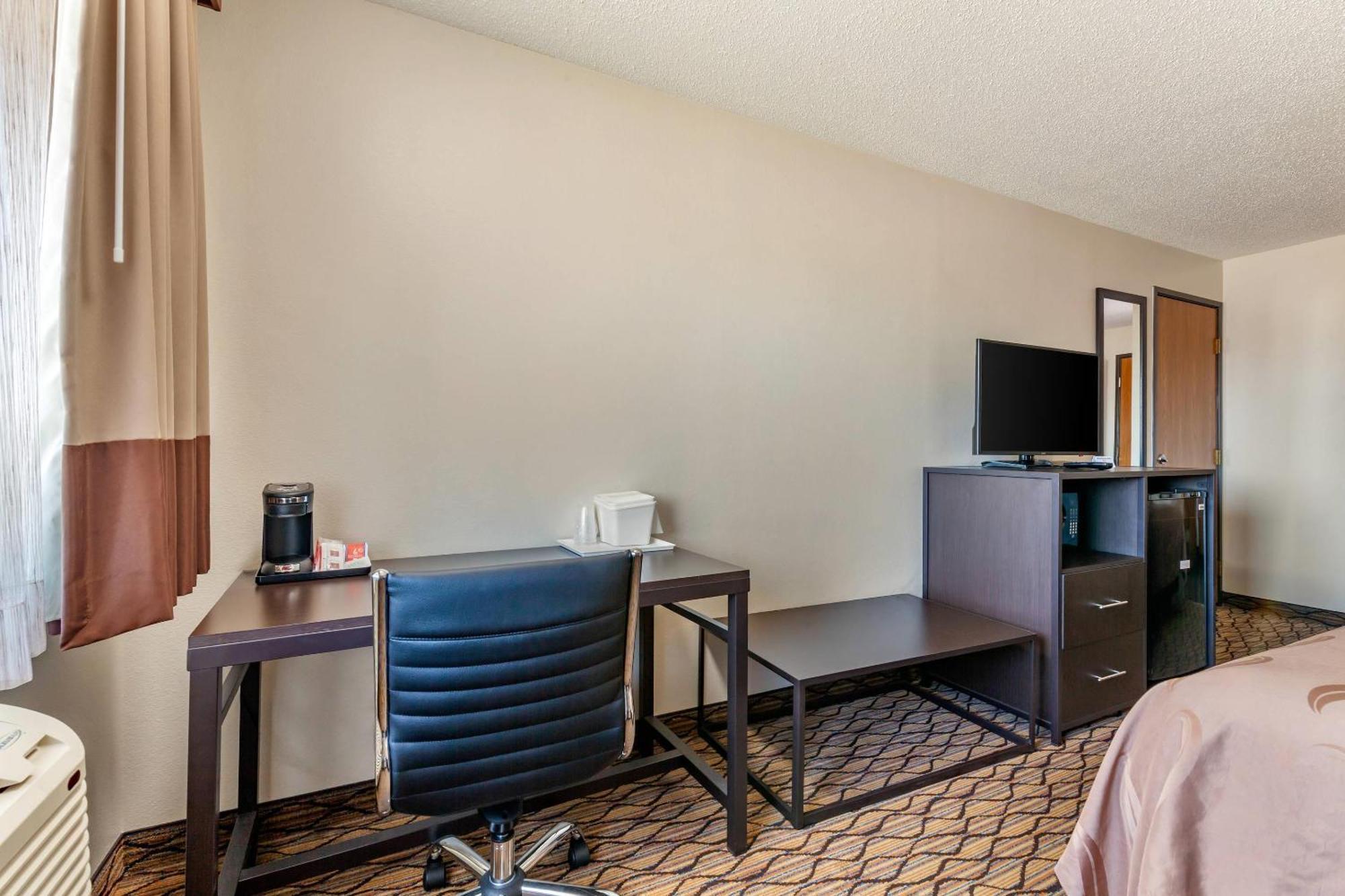 Quality Inn New London Экстерьер фото